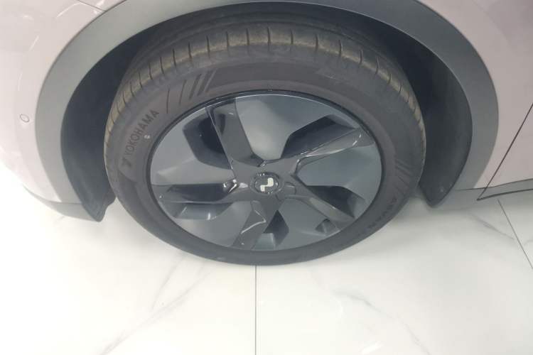 Used ONVO L60 2024 60 kWh Rear-Drive Version
