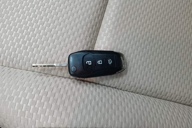 Used Ford Escort 2015 1.5L Manual Comfort Model
