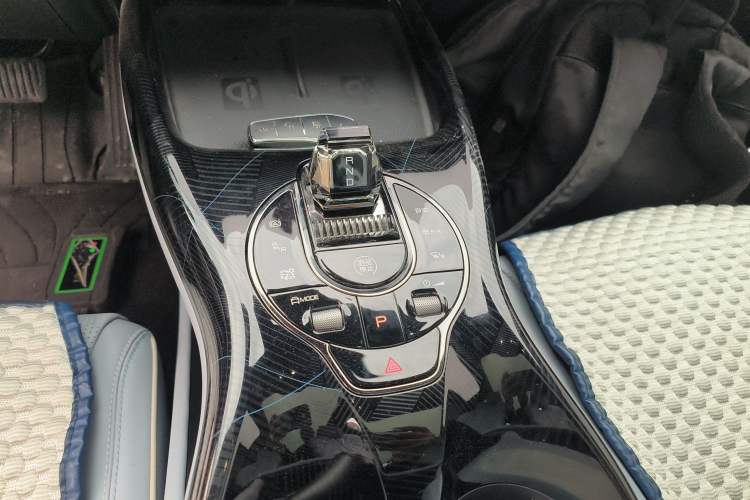 Used BYD Seal 2022 550 km Standard Range Rear-Wheel Drive Elite Version Gear Lever