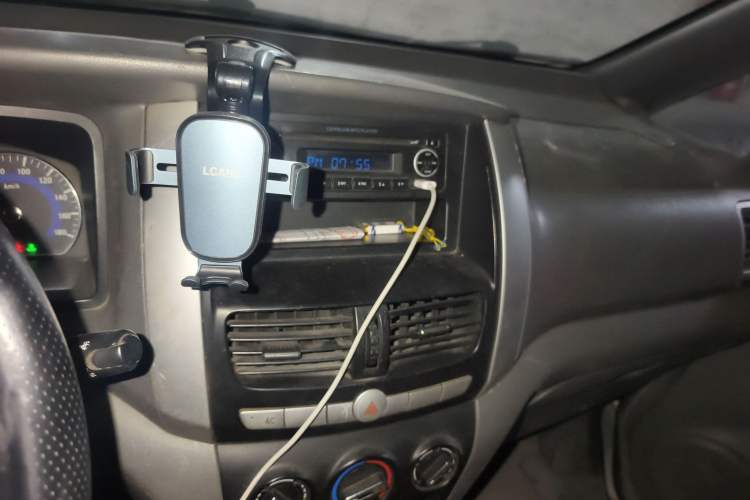 Used Dongfeng Shuaike 2014 1.6L Manual Comfort 7-Seater China IV Standard
