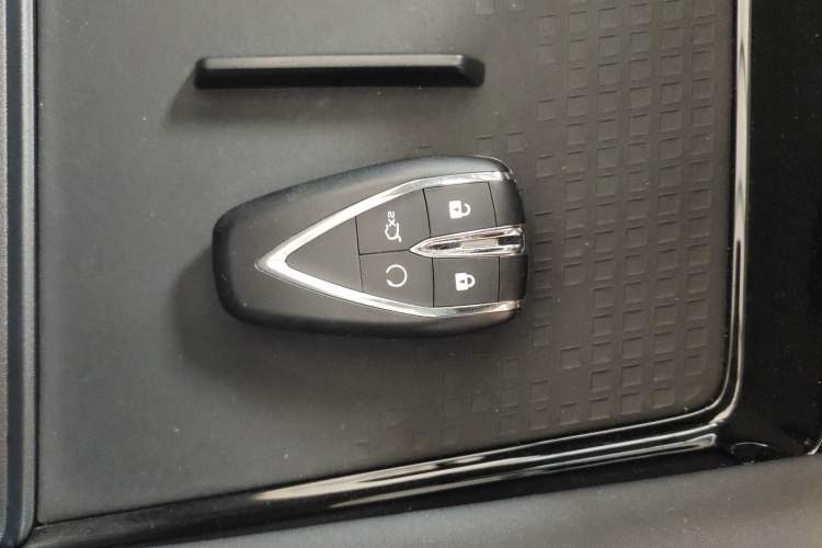 Used CHANGAN UNI-T 2023 Second-Generation 1.5T Prestige Model Interior 1