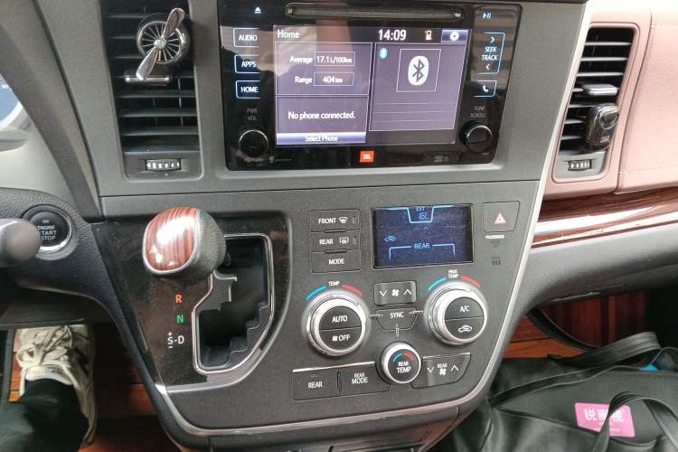 Used Toyota SIENNA  Audio And AC Panel