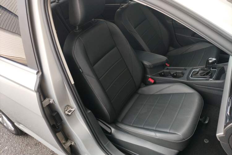 Used Volkswagen Lavida 2018 1.5L Automatic Comfort Edition China V Standard Right Front Seat