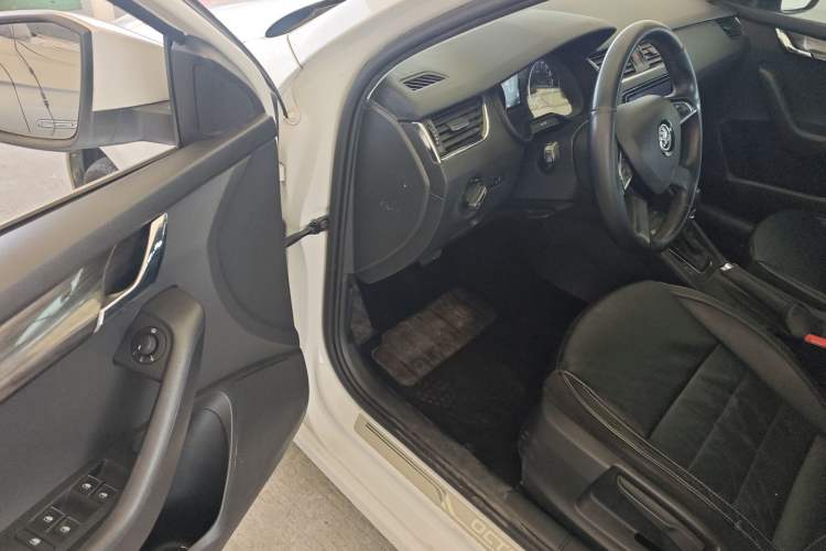 Used Skoda Octavia 2016 1.6L Automatic Smart Drive Edition