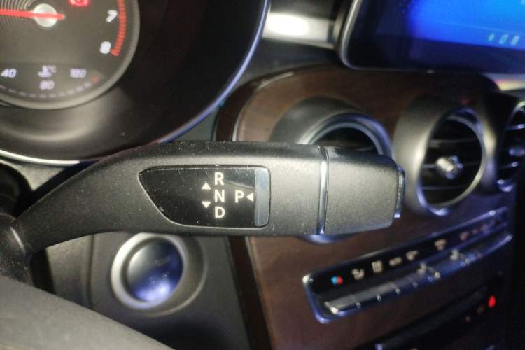 Used Mercedes-Benz GLC 2017 GLC 300 4MATIC Sport Edition Gear Lever