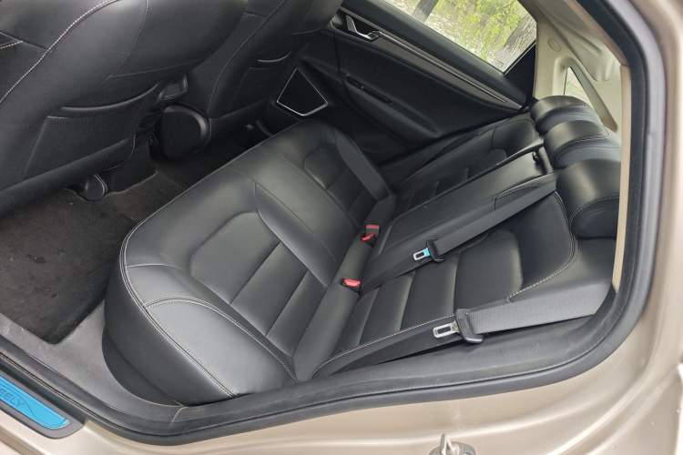 Used Geely Auto Emgrand GL 2018 1.8L DCT Elite Smart Connectivity Version Left Rear Seat