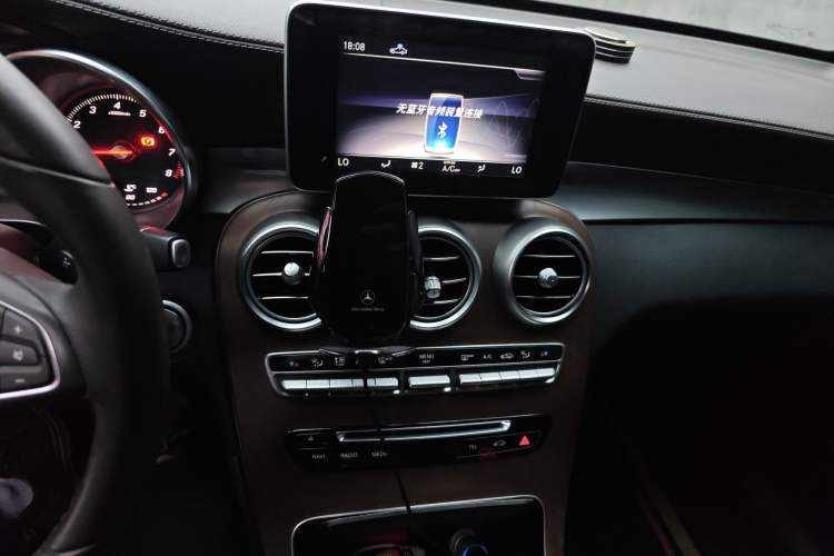 Used Mercedes-Benz GLC 2018 GLC 300 4MATIC Sport Edition Audio And AC Panel