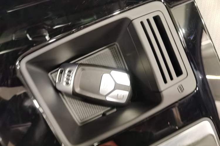 Used Audi Q5L 2023 40T Luxury Dynamic Model
