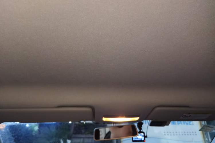 Used Volkswagen Santana 2015 1.6L Automatic Fashion Edition