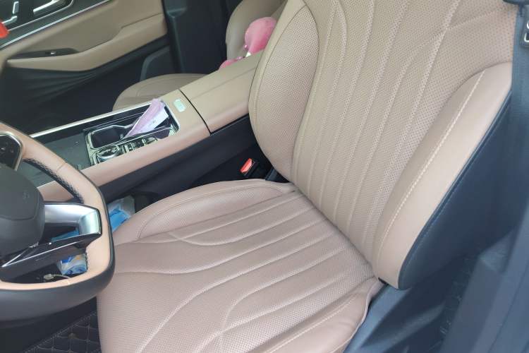 Used Chery Tiggo 8 L 2024 2.0T Two-Wheel Drive Luxury Edition 5 Seats
