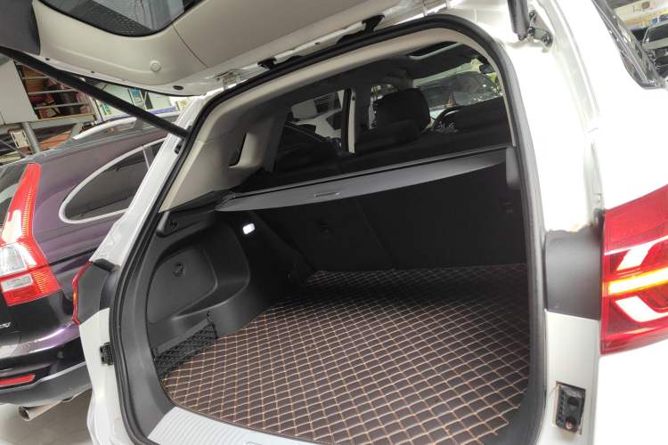 Used Hongqi HS5 2022 Revised Version 2.0T Smart Connect Flagship Edition
