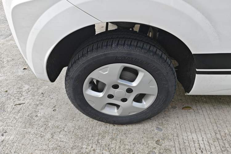 Used Roewe Clever 2021 302 km New Four-Seater Super-Efficient Version
