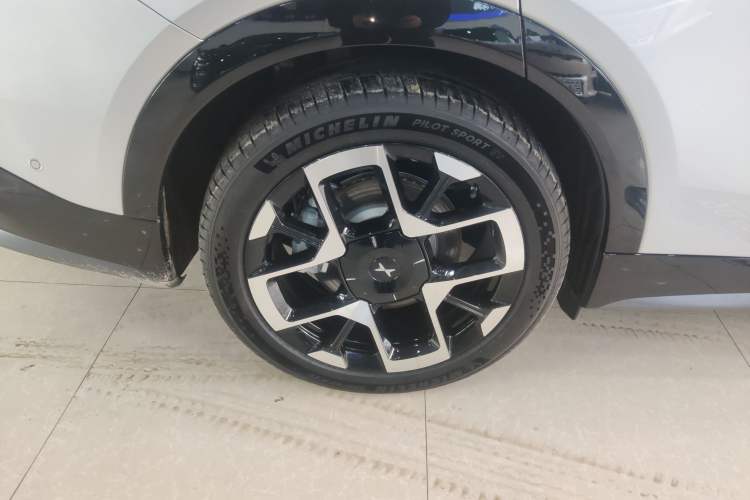 Used XPeng G7 2025 702 Max Right Rear Wheel Hub