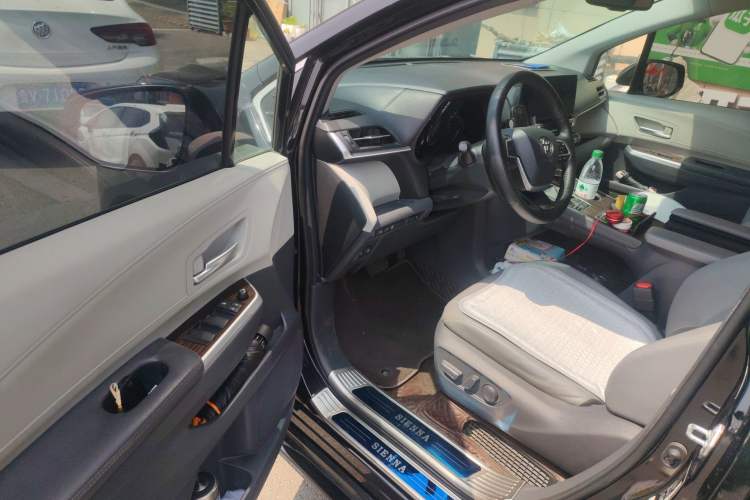 Used Toyota SIENNA 2021 2.5L Four-Wheel Drive XLE 7-Seater Canadian Version Driver Seat