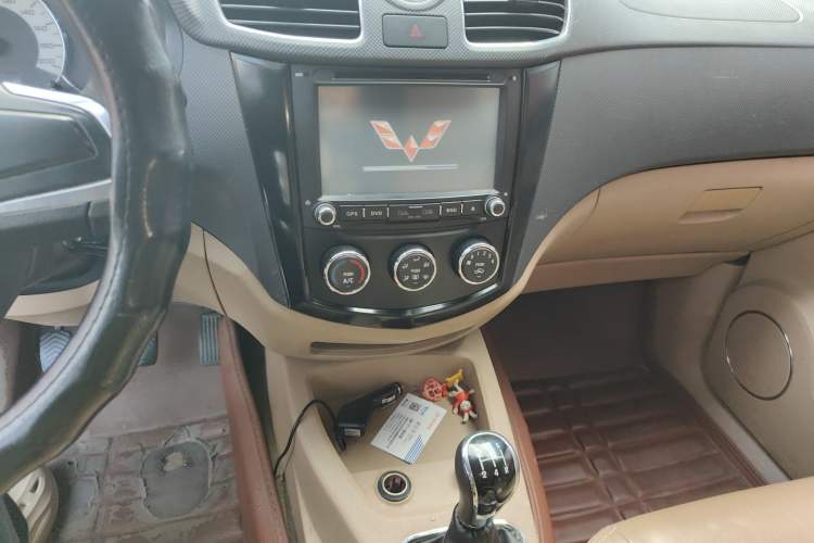 Used Wuling Hongguang 2013 1.5L S Comfort Model