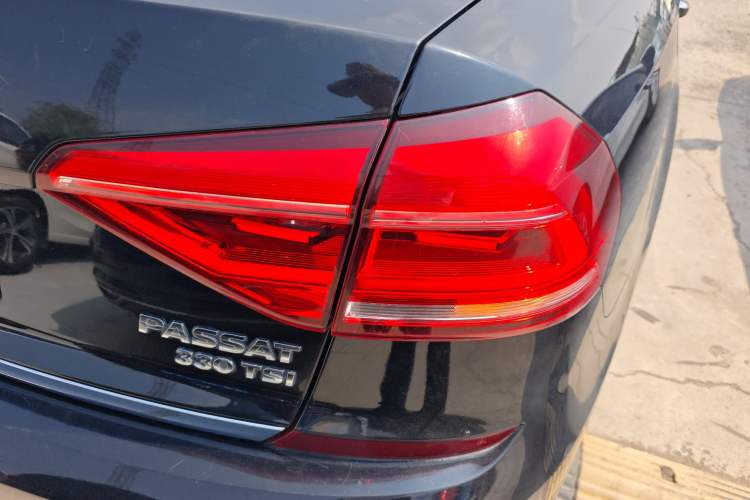 Used Volkswagen Passat 2017 330TSI DSG Prestige Edition Exterior 3