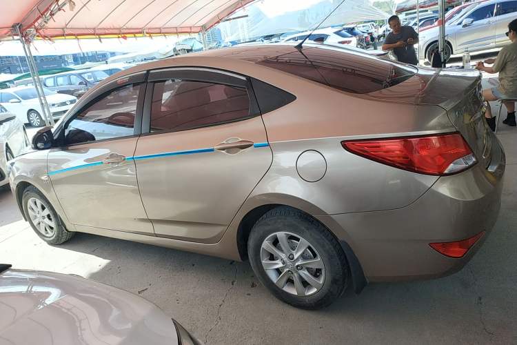 Used Hyundai Verna (older generation) 2014 1.4L Manual Smart GLS Trim