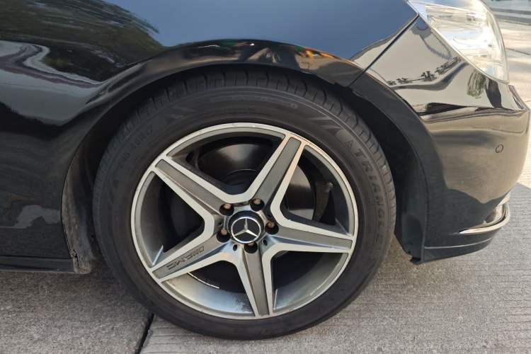 Used Mercedes-Benz E-Class 2010 E 300 L Fashion Model