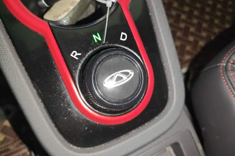 Used Chery QQ Little Ant 2022 Sweet Pink Edition Low-Sugar Version Lithium Iron Phosphate 30 kW 301 km Gear Lever