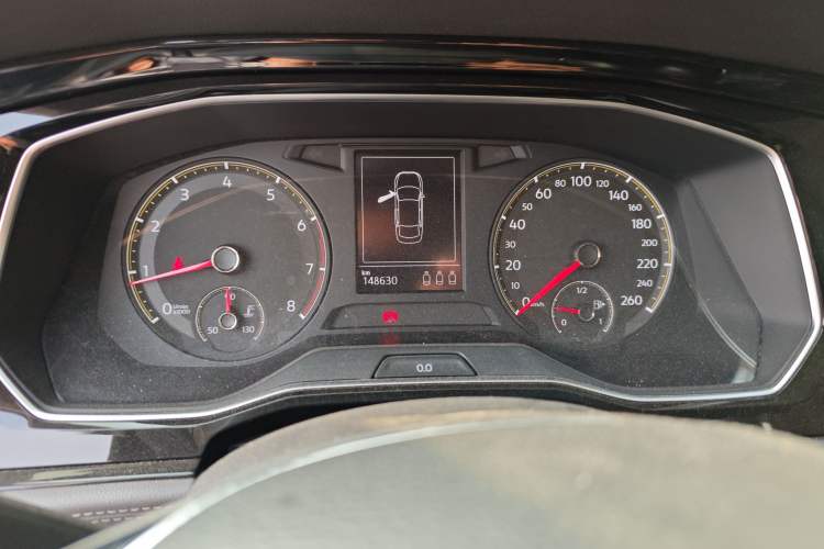 Used Volkswagen Sagitar 2019 200TSI DSG Comfort Version China VI Standard Odometer Close Up