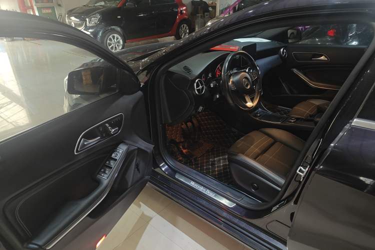 Used Mercedes-Benz A-Class (Import) 2016 A 200 Fashion Model