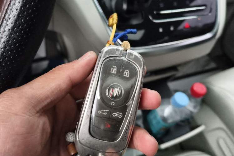 Used Buick GL8 2021 Land Cruiser Executive 652T Premium Model Vehicle Key