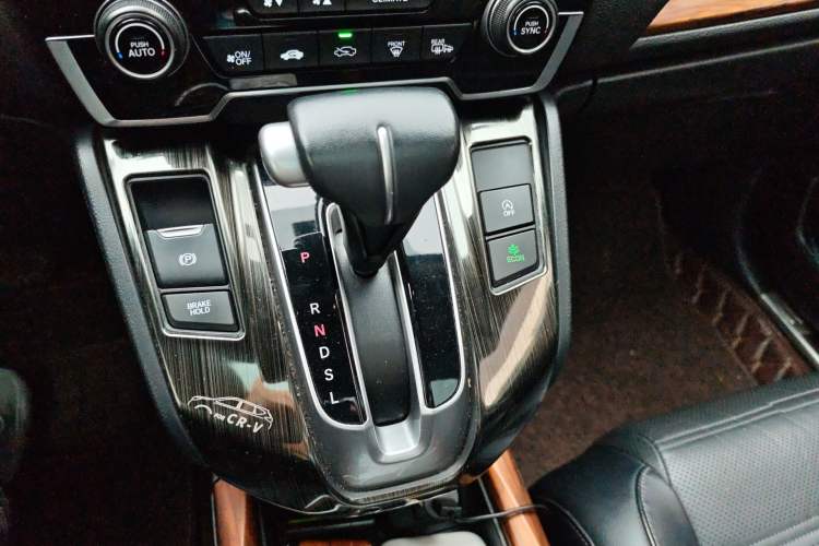 Used Honda CR-V 2019 240TURBO CVT 2WD Fashion Edition China V Gear Lever
