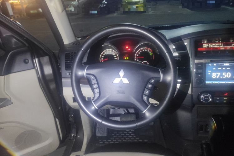 Used Mitsubishi Pajero 2016 3.0L Automatic Luxury Version China V Standard