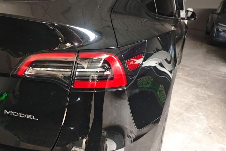 Used Tesla Model Y 2021 Standard Range Rear-Wheel Drive Version Exterior 3