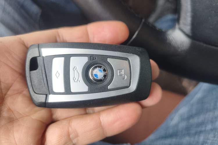 Used BMW 5 Series 2017 528Li Leading Model
