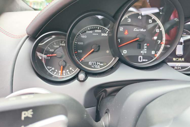 Used Porsche Cayenne 2015 Cayenne Turbo 4.8T Odometer Close Up