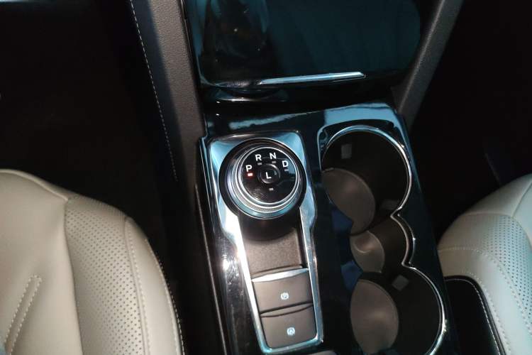 Used Ford Escape 2020 EcoBoost 245 Two-Wheel-Drive Titanium Edition Gear Lever