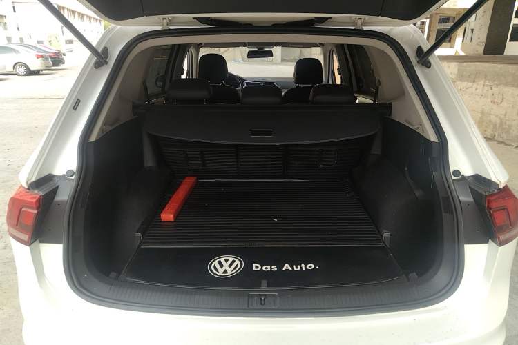 Used Volkswagen Tiguan L 2019 Updated Version 330TSI Automatic Two-Wheel Drive Panoramic Comfort Edition China VI Standard