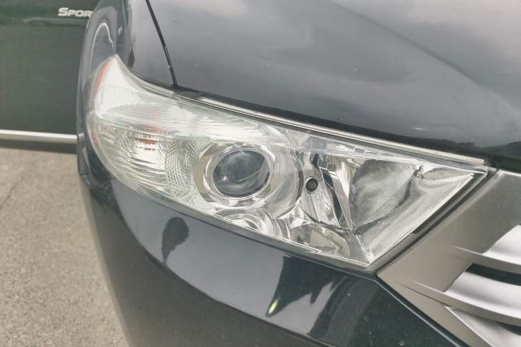 Used Toyota Highlander 2013 2.7L Two-Wheel Drive 7-Seater Zijin Edition
