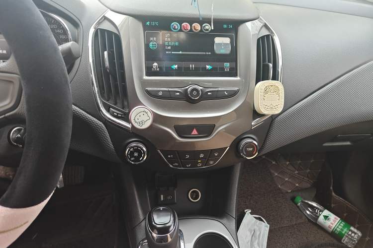 Used Chevrolet Cruze 2017 1.5L Automatic Pioneer Sunroof Edition Audio And AC Panel