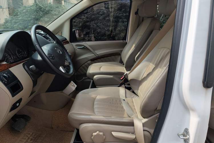 Used Mercedes-Benz Viano 2013 3.0L Comfort Edition