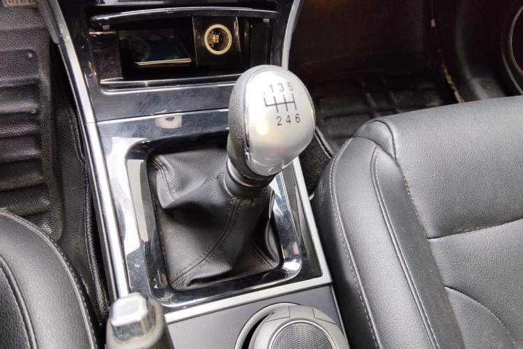 Used Haval H2 2014 1.5T Manual Two-Wheel Drive Elite Edition Gear Lever