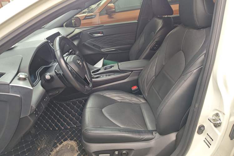Used Toyota Avalon 2019 2.5L Touring Premium Version China VI Standard Left Front Seat