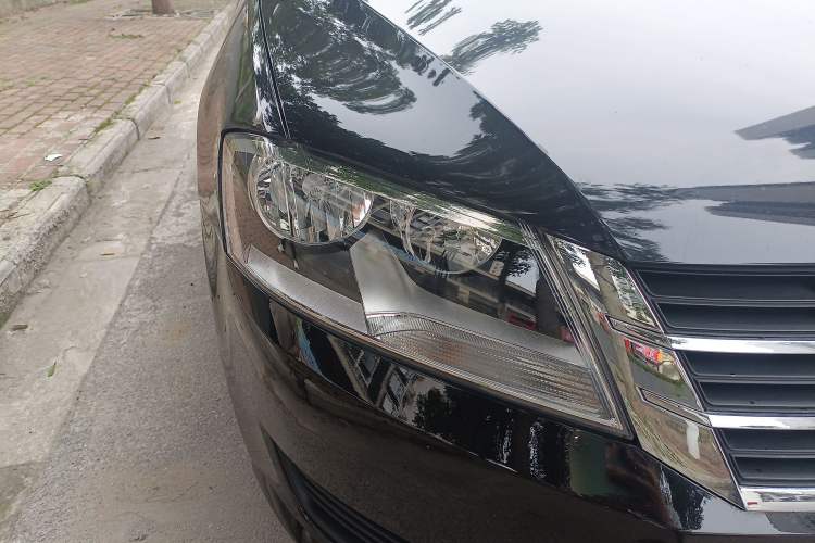 Used Volkswagen Lavida 2013 1.6L Manual Fashion Edition
