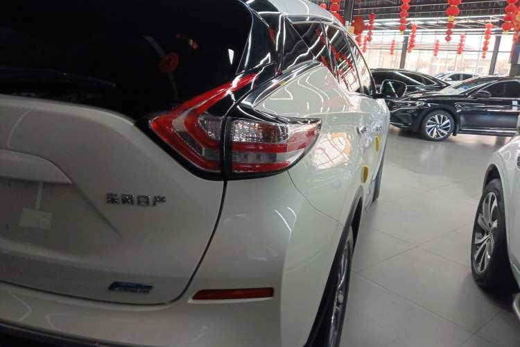 Used Nissan Murano 2021 2.5L XE Two-Wheel Drive Elite Edition
