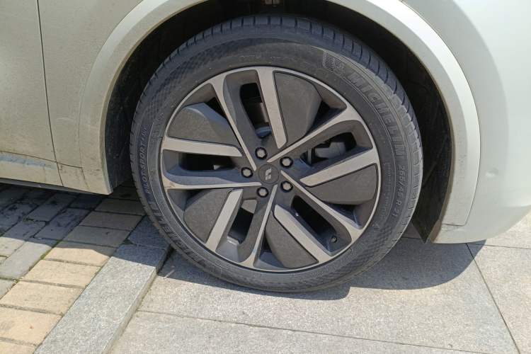 Used Li Auto L9 2022 Max model Exterior 7