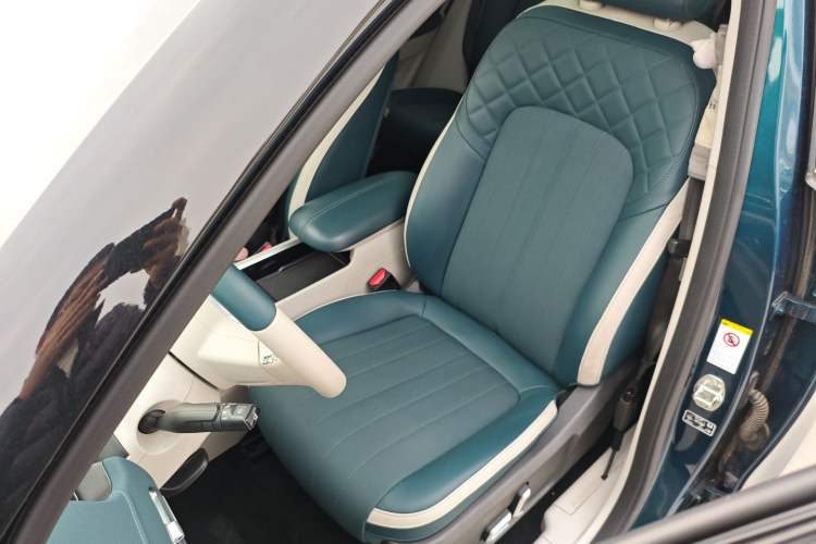 Used ORA Good Cat 2021 400km Standard Range Athena Edition Lithium-Ion Battery Left Front Seat