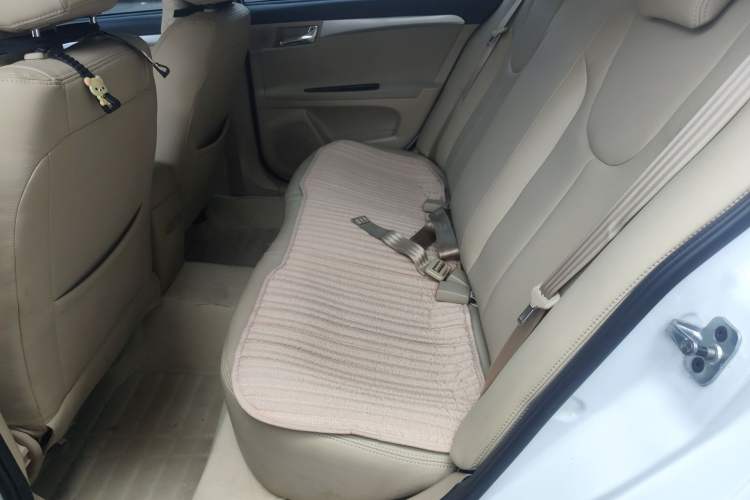 Used Roewe 350 2015 1.5L Automatic Luxury Sunroof Edition
