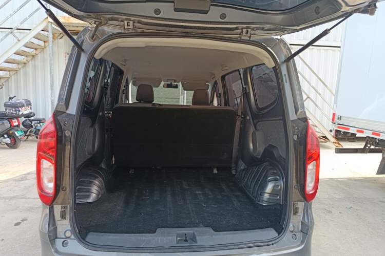 Used Wuling Hongguang New Energy 2025 Extended-Range Hybrid 50 km Utility Version
