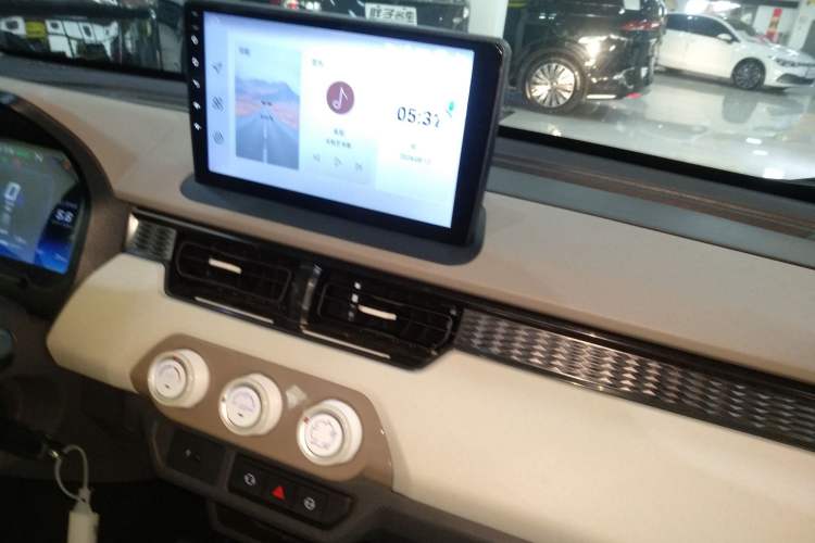 Used Chery QQ Ice Cream 2024 Edition Youth Version 205km Sundae