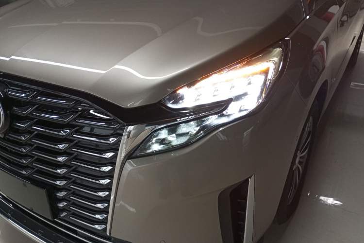 Used Buick GL8 2023 ES Lu Zun Deluxe Model