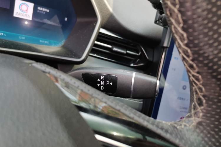 Used XPeng G3 2020 520 Smart Edition Gear Lever