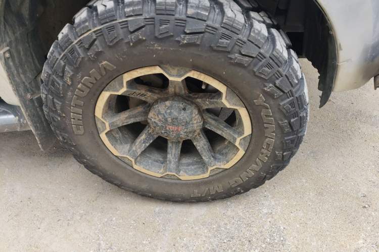 Used Isuzu mu-X 2017 3.0T Four-Wheel Drive Automatic Luxury 7-Seater China V Emission Standard
