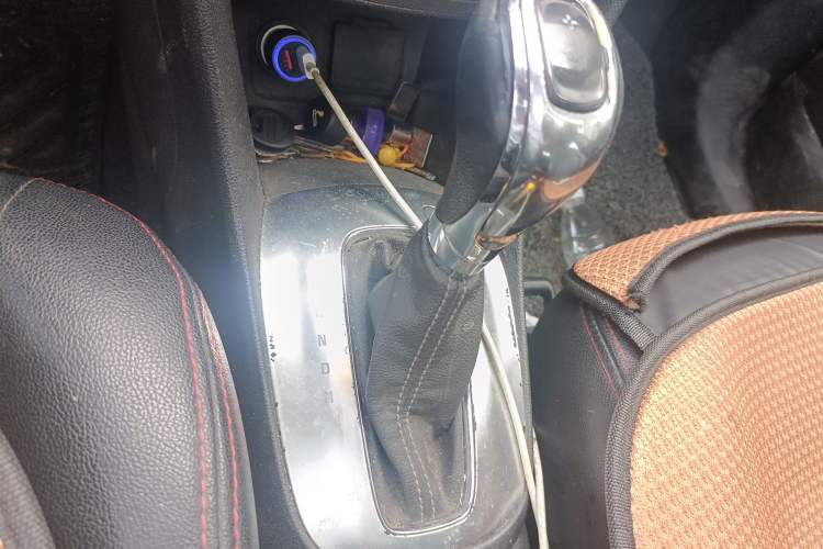 Used Buick Encore 2014 1.4T Automatic Two-Wheel Drive Urban Elite Model Gear Lever