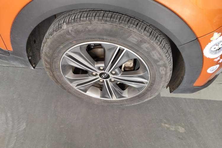 Used Hyundai ix25 2015 1.6L Automatic Two-Wheel Drive Smart GLS Trim Right Front Wheel Hub